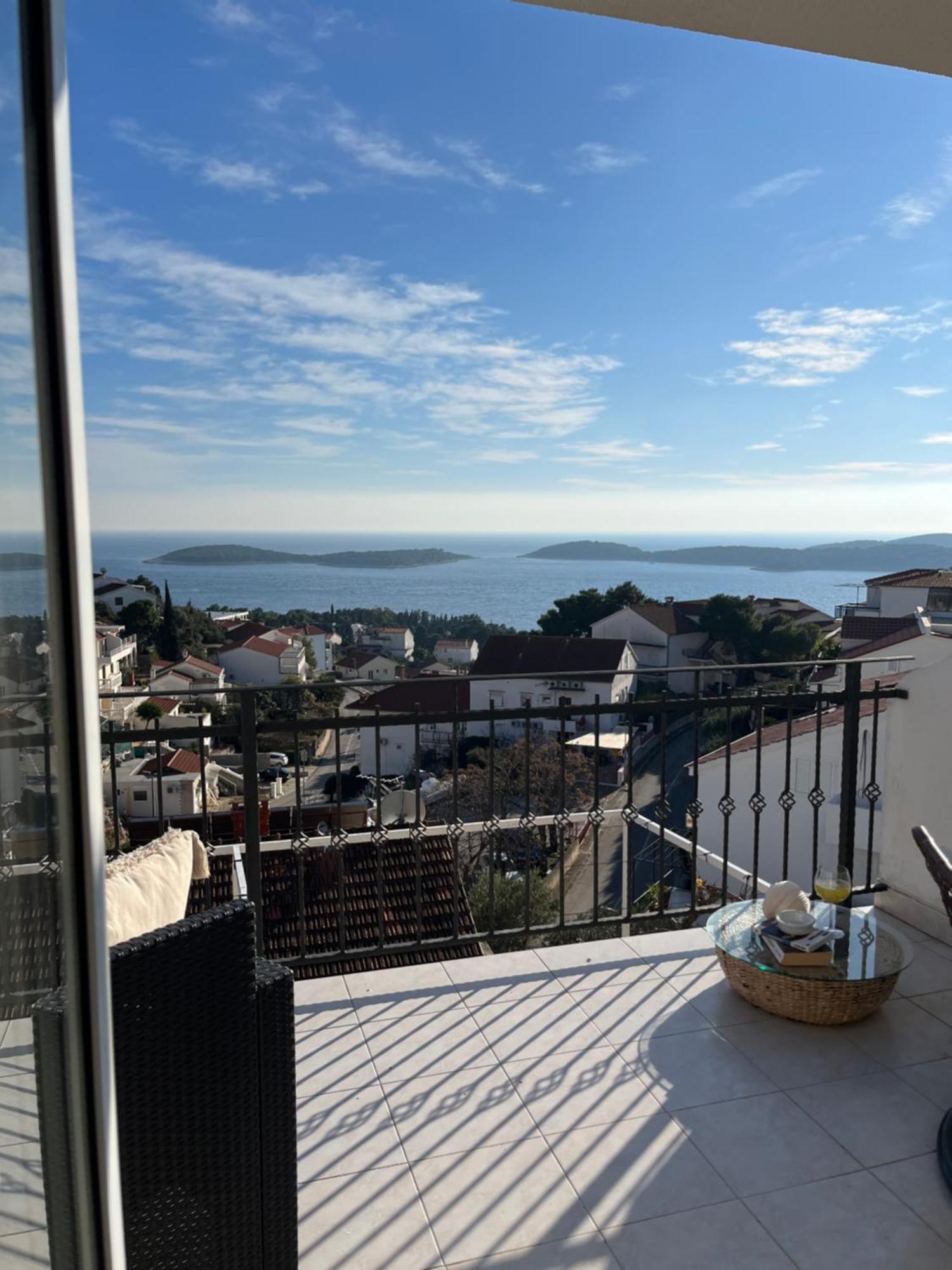 Apartments Tino Hvar Town Bagian luar foto